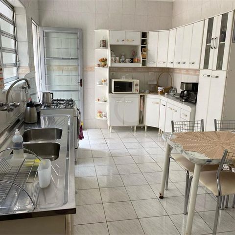 Casa à venda com 140m², 3 quartos e 1 vaga