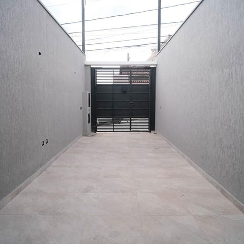 Casa à venda com 79m², 2 quartos e 2 vagasGaragem