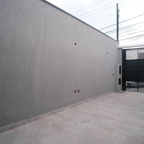 Casa à venda com 79m², 2 quartos e 2 vagasGaragem