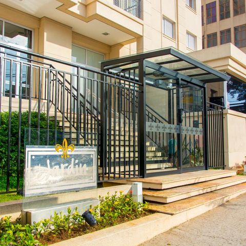 Apartamento à venda com 118m², 3 quartos e 4 vagas Apartamento à venda com 118m², 3 quartos e 4 vagasFachada