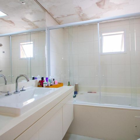 Apartamento à venda com 118m², 3 quartos e 4 vagas Apartamento à venda com 118m², 3 quartos e 4 vagasBanheiro da Suíte