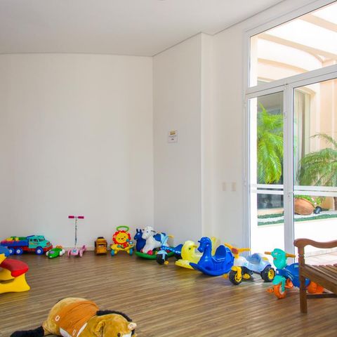 Apartamento à venda com 118m², 3 quartos e 4 vagas Apartamento à venda com 118m², 3 quartos e 4 vagasÁrea comum - Brinquedoteca