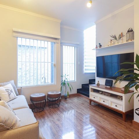 Casa de condomínio à venda com 126m², 3 quartos e 2 vagas Casa de condomínio à venda com 126m², 3 quartos e 2 vagasSala