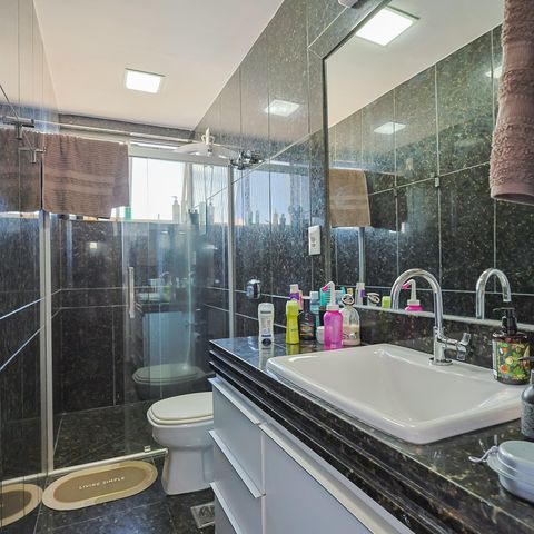 Apartamento à venda com 300m², 4 quartos e 3 vagasBanheiro da Suíte