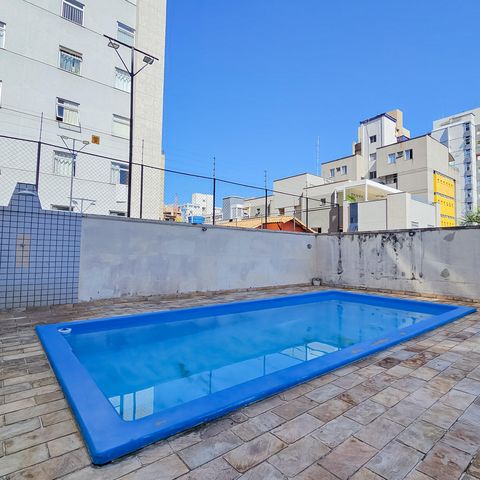 Apartamento à venda com 300m², 4 quartos e 3 vagasÁrea comum - Piscina
