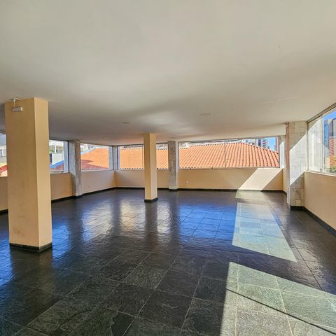 Apartamento à venda com 300m², 4 quartos e 3 vagasÁrea comum - Salão de festas