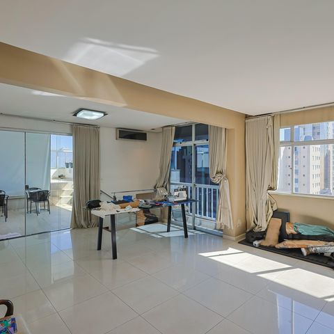 Apartamento à venda com 300m², 4 quartos e 3 vagasSala 2