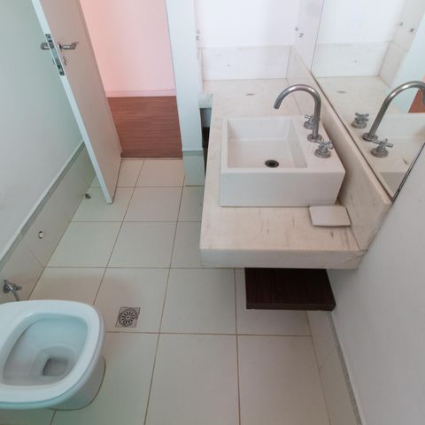 Apartamento à venda com 200m², 3 quartos e 2 vagas Apartamento à venda com 200m², 3 quartos e 2 vagasBanheiro