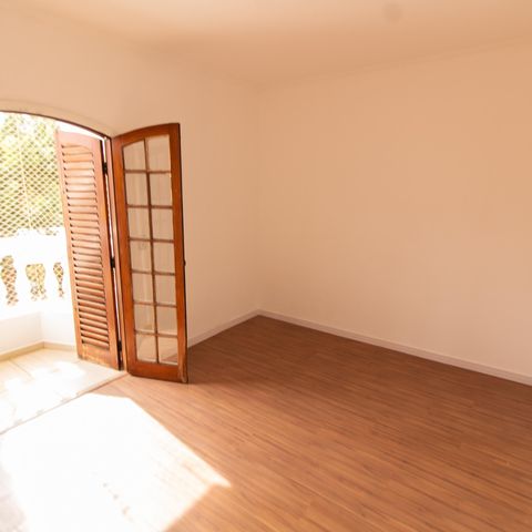 Apartamento à venda com 200m², 3 quartos e 2 vagas Apartamento à venda com 200m², 3 quartos e 2 vagasQuarto 2