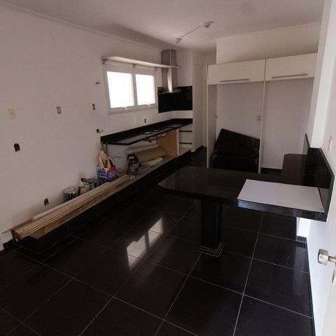 Apartamento à venda com 200m², 3 quartos e 2 vagas Apartamento à venda com 200m², 3 quartos e 2 vagasCozinha