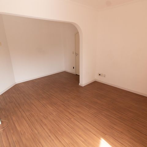 Apartamento à venda com 200m², 3 quartos e 2 vagas Apartamento à venda com 200m², 3 quartos e 2 vagasSuíte