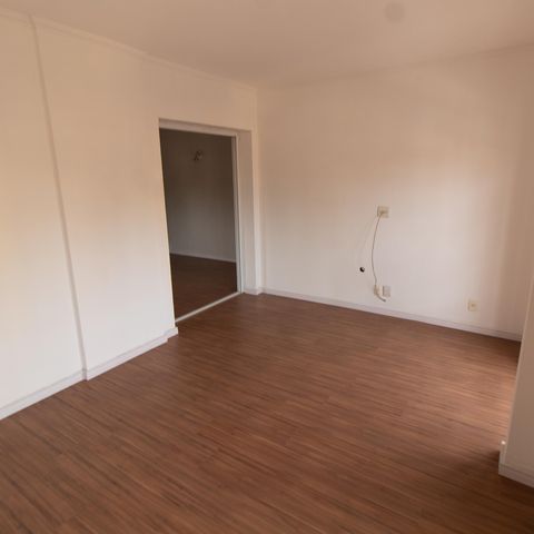 Apartamento à venda com 200m², 3 quartos e 2 vagas Apartamento à venda com 200m², 3 quartos e 2 vagasSala de TV
