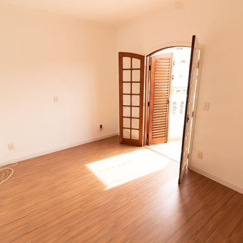 Apartamento à venda com 200m², 3 quartos e 2 vagas Apartamento à venda com 200m², 3 quartos e 2 vagasQuarto 2