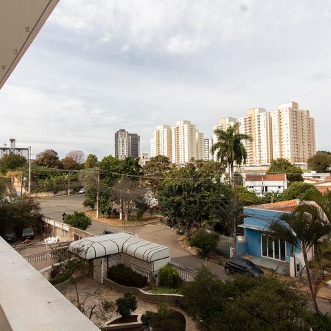 Apartamento à venda com 200m², 3 quartos e 2 vagas Apartamento à venda com 200m², 3 quartos e 2 vagasVista da Varanda