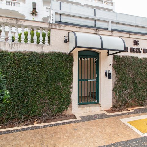 Apartamento à venda com 200m², 3 quartos e 2 vagas Apartamento à venda com 200m², 3 quartos e 2 vagasFachada