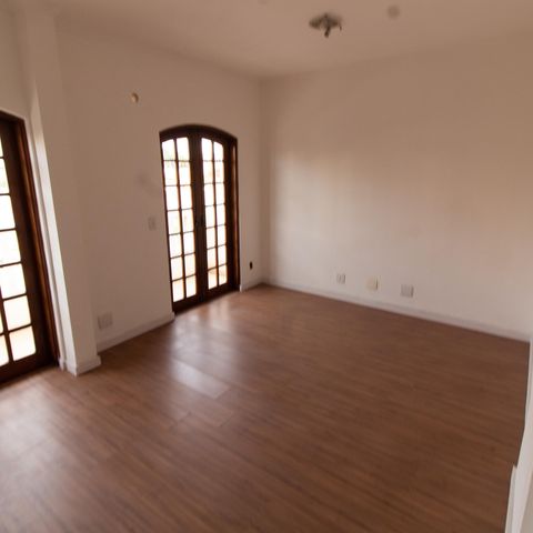 Apartamento à venda com 200m², 3 quartos e 2 vagas Apartamento à venda com 200m², 3 quartos e 2 vagasSala de TV