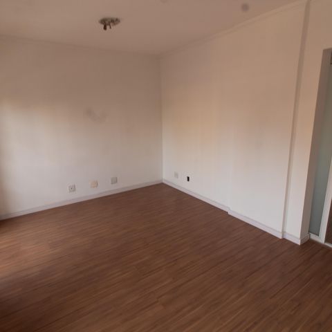 Apartamento à venda com 200m², 3 quartos e 2 vagas Apartamento à venda com 200m², 3 quartos e 2 vagasSala de TV
