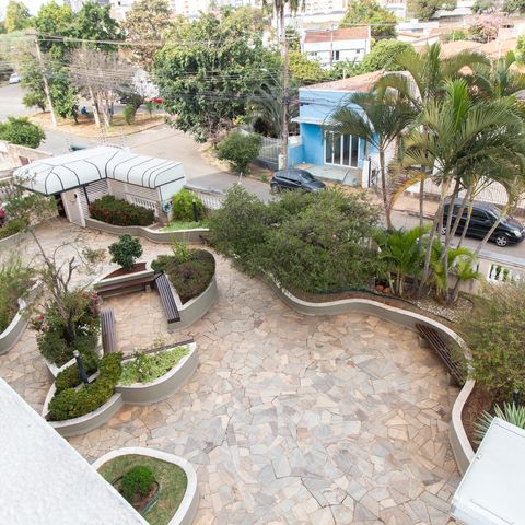 Apartamento à venda com 200m², 3 quartos e 2 vagas Apartamento à venda com 200m², 3 quartos e 2 vagasVista da Varanda