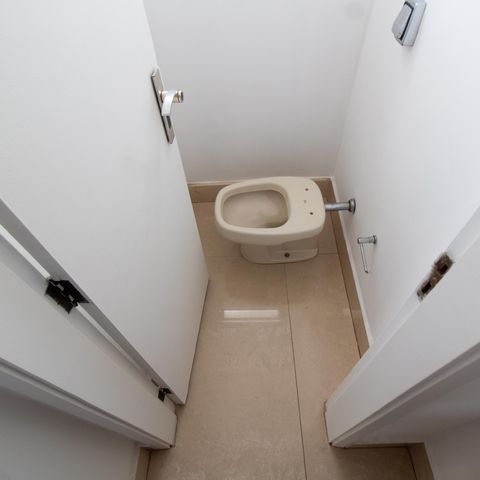 Apartamento à venda com 200m², 3 quartos e 2 vagas Apartamento à venda com 200m², 3 quartos e 2 vagasLavabo