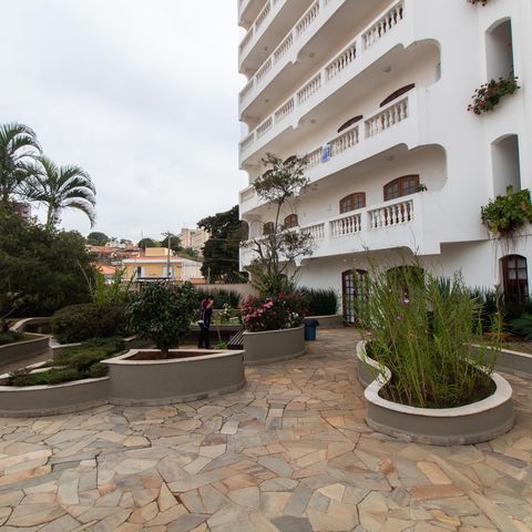 Apartamento à venda com 200m², 3 quartos e 2 vagas Apartamento à venda com 200m², 3 quartos e 2 vagasÁrea Comum