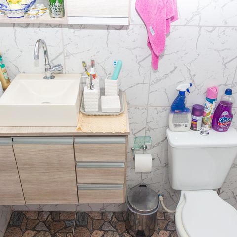 Casa à venda com 50m², 1 quarto e sem vaga Casa à venda com 50m², 1 quarto e sem vagaBanheiro