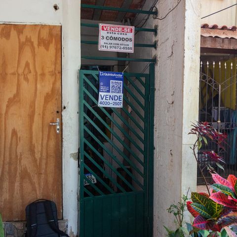 Casa à venda com 50m², 1 quarto e sem vaga Casa à venda com 50m², 1 quarto e sem vagaFachada