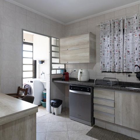 Casa para alugar com 140m², 2 quartos e 4 vagas Casa para alugar com 140m², 2 quartos e 4 vagasCozinha