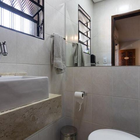 Casa para alugar com 140m², 2 quartos e 4 vagas Casa para alugar com 140m², 2 quartos e 4 vagasLavabo