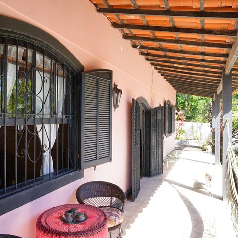 Casa à venda com 250m², 4 quartos e 4 vagas Casa à venda com 250m², 4 quartos e 4 vagasVaranda da Sala