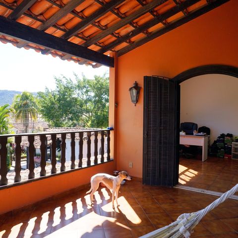 Casa à venda com 250m², 4 quartos e 4 vagas Casa à venda com 250m², 4 quartos e 4 vagasVaranda dos quartos