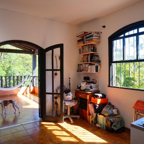 Casa à venda com 250m², 4 quartos e 4 vagas Casa à venda com 250m², 4 quartos e 4 vagasQuarto