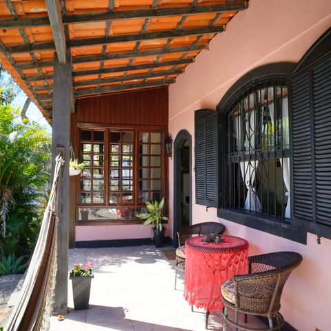 Casa à venda com 250m², 4 quartos e 4 vagas Casa à venda com 250m², 4 quartos e 4 vagasVaranda da Sala