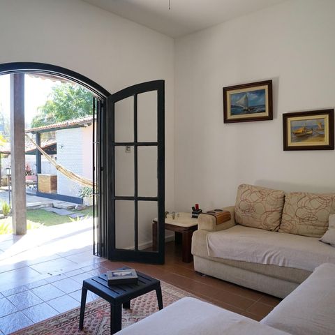 Casa à venda com 250m², 4 quartos e 4 vagas Casa à venda com 250m², 4 quartos e 4 vagasSala de TV