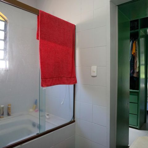 Casa à venda com 250m², 4 quartos e 4 vagas Casa à venda com 250m², 4 quartos e 4 vagasBanheiro Suíte 1