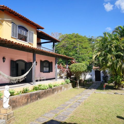 Casa à venda com 250m², 4 quartos e 4 vagas Casa à venda com 250m², 4 quartos e 4 vagasQuintal