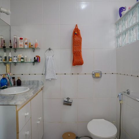 Casa à venda com 250m², 4 quartos e 4 vagas Casa à venda com 250m², 4 quartos e 4 vagasBanheiro Suíte 3