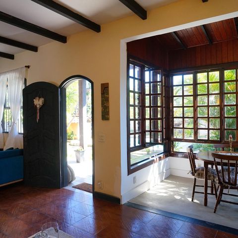 Casa à venda com 250m², 4 quartos e 4 vagas Casa à venda com 250m², 4 quartos e 4 vagasSala