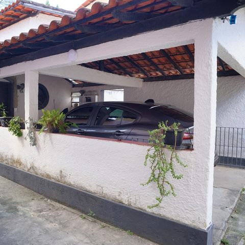 Casa à venda com 250m², 4 quartos e 4 vagas Casa à venda com 250m², 4 quartos e 4 vagasGaragem