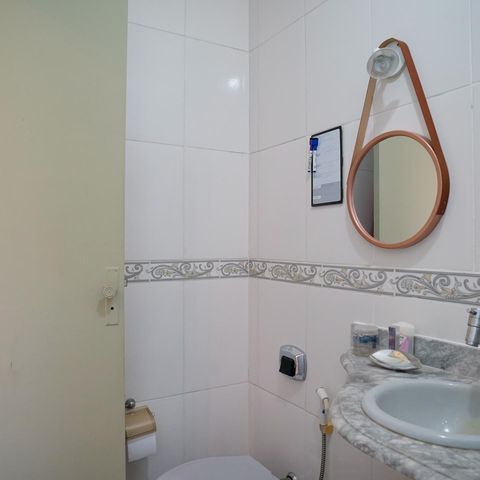 Casa à venda com 250m², 4 quartos e 4 vagas Casa à venda com 250m², 4 quartos e 4 vagasBanheiro Suíte 2