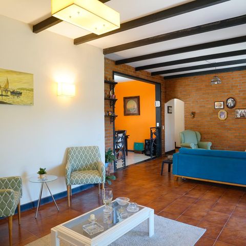 Casa à venda com 250m², 4 quartos e 4 vagas Casa à venda com 250m², 4 quartos e 4 vagasSala