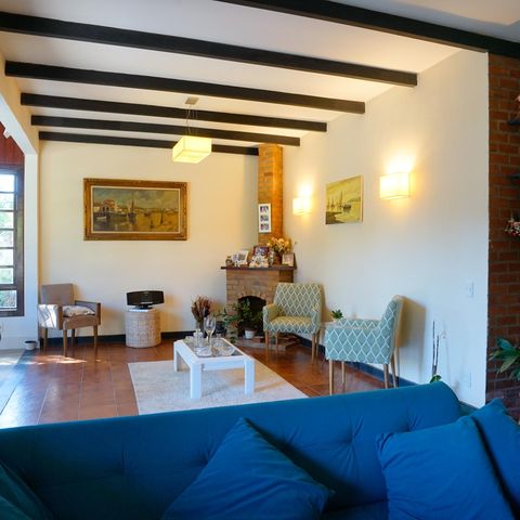 Casa à venda com 250m², 4 quartos e 4 vagas Casa à venda com 250m², 4 quartos e 4 vagasSala