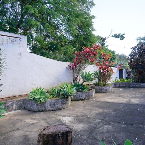 Casa à venda com 250m², 4 quartos e 4 vagas Casa à venda com 250m², 4 quartos e 4 vagasQuintal