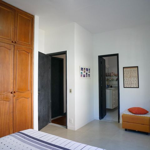 Casa à venda com 250m², 4 quartos e 4 vagas Casa à venda com 250m², 4 quartos e 4 vagasSuíte 3
