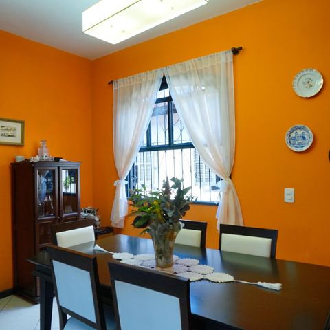 Casa à venda com 250m², 4 quartos e 4 vagas Casa à venda com 250m², 4 quartos e 4 vagasSala de Jantar