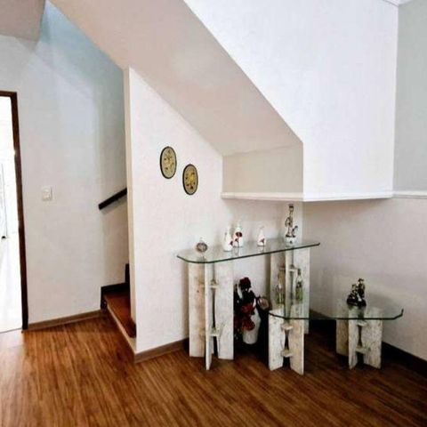 Casa à venda com 200m², 3 quartos e 2 vagasSala