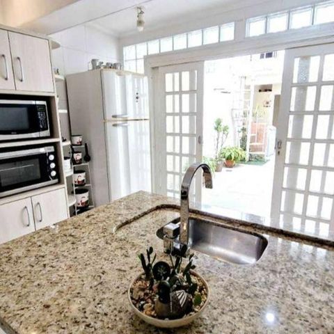 Casa à venda com 200m², 3 quartos e 2 vagasCozinha
