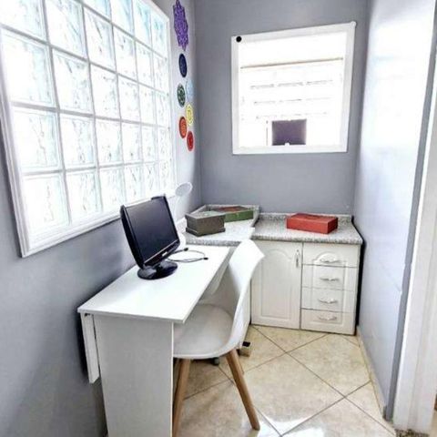Casa à venda com 200m², 3 quartos e 2 vagasQuarto