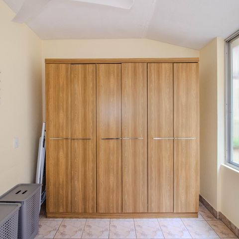 Casa à venda com 340m², 3 quartos e 2 vagas Casa à venda com 340m², 3 quartos e 2 vagasÁrea de Serviço