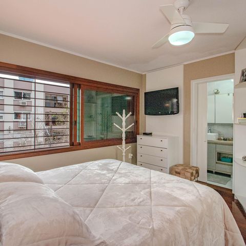 Casa à venda com 340m², 3 quartos e 2 vagas Casa à venda com 340m², 3 quartos e 2 vagasSuíte