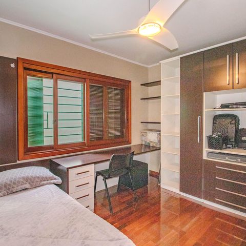 Casa à venda com 340m², 3 quartos e 2 vagas Casa à venda com 340m², 3 quartos e 2 vagasQuarto 2
